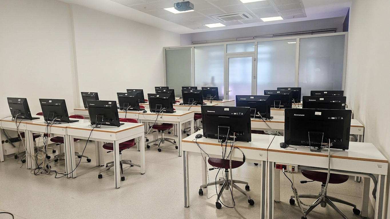 BTÜ Bilgisayar Mühendisliği G-356 Serbest Çalışma Laboratuvarı