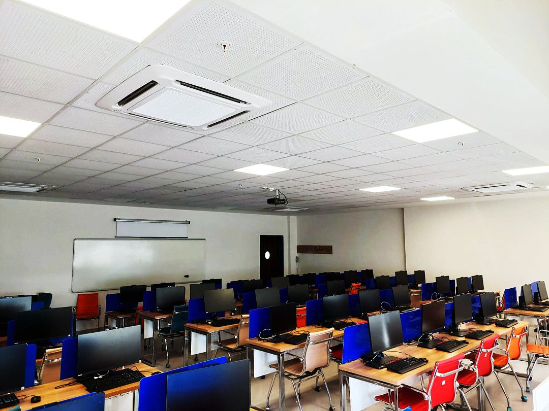 BTÜ Bilgisayar Mühendisliği Eğitim Laboratuvarı G-451 G-452 G-453